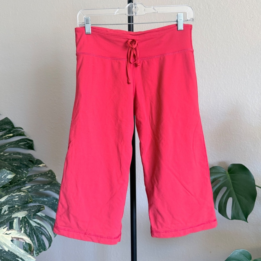 Lululemon Gaucho low Rise Red Crop Pants Wide Leg Activewear Yoga Size 6